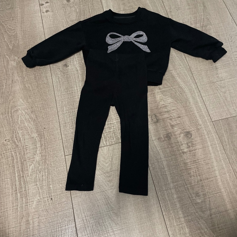 Gap Toddler Girl VintageSoft Sweatshirt Set: Color: Black Sz: 2T